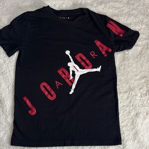 Jordan Youth T-shirt in Black with Red and White Accents sz M